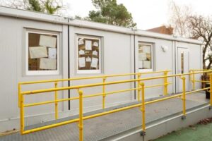 007-creeting-school-classroom-960x640-1-800x533-1.jpg (6 Bay) Euro Modular Building