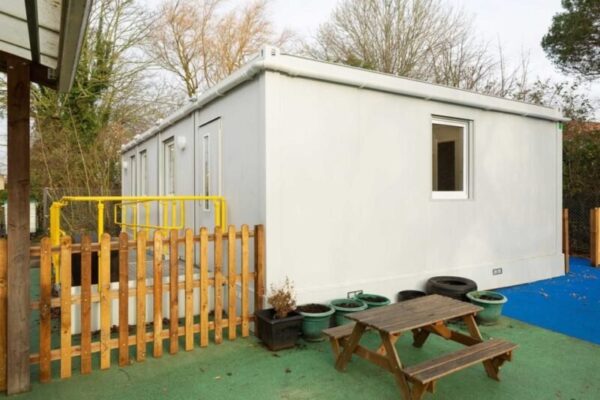 007-creeting-school-new-building-rear-view-960x640-1-800x533-1.jpg (6 Bay) Euro Modular Building
