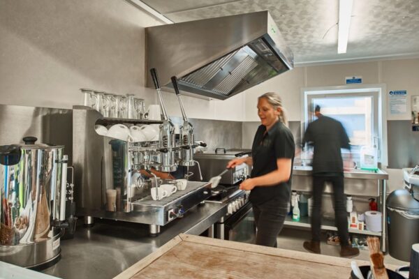 1010-Ecolink-Canteen-Cabin-showing-kitchen-operation-960x640-1.jpg 32Ft ECOlink Canteen / Kitchen Cabin