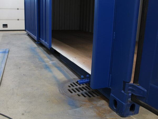 20-ft-Slidding-door-container-2.jpg 20ft Hi Cube Container (9′ 6″ high) suitable for IBC storage Sliding Door