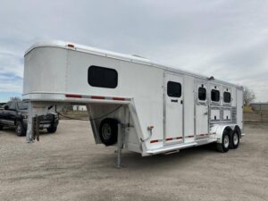 2004-hart-trailers-3h-gn-weekender-horse-trailer.jpeg 2004 Hart Trailers 3H GN Weekender Horse Trailer