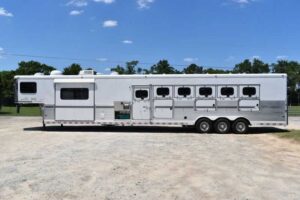 2005-sundowner-sunlite-6lq-horse-trailer-with-11-short-wall-725-grand.jpeg 2005 Sundowner Sunlite 6LQ Horse Trailer with 11′ Short Wall 725 Grand Sierra 8612GLQ MidTack