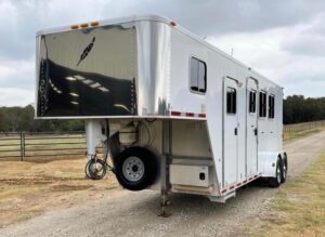 2007-featherlite-3-horse-slant-load-trailer.jpg 2007 Featherlite 3 horse slant load trailer