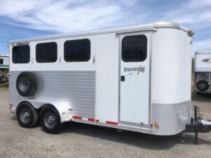 2010-merhow-3-horse-slant-load-bumper-pull.jpg 2010 Merhow 3 Horse Slant Load Bumper Pull