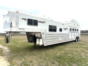 2011-platinum-coach-4-horse-15-sw-rear-load-horse-trailer.jpg 2011 Platinum Coach 4 Horse 15 SW Rear Load Horse Trailer