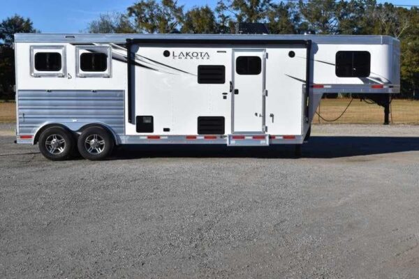 2022-lakota-charger-lq-2-horse-trailer-with-9-short-wall.jpg 2022 Lakota Charger LQ 2 Horse Trailer with 9′ Short Wall