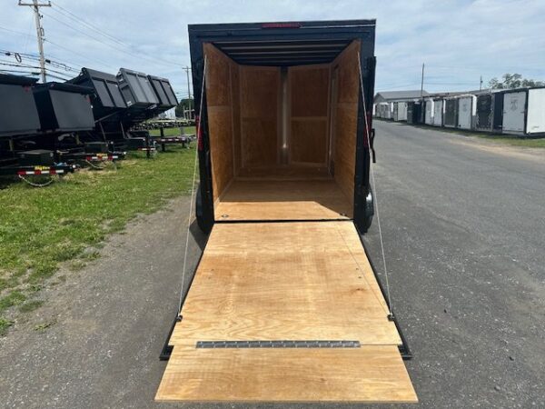 2025-HOMESTEADER-6X12-ENCLOSED-CARGO-TRAILER-BLACKOUT-TRIM-6.jpg Homesteader 6 x 12 V-Nose Enclosed Cargo Trailer – Black Trim