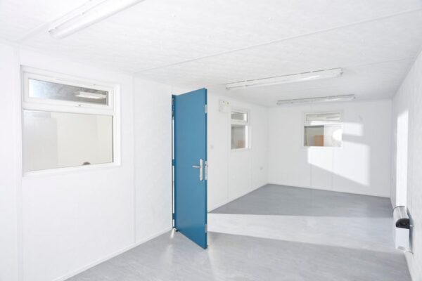 24x10-Standard-Jack-Leg-inside3-960x640-1-1.jpg 32Ft x 10Ft Jackleg Plastisol Office Cabin