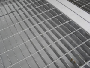 628-8ft-open-mesh-floor-3-600x450-1-1.png 10Ft X 8Ft Open Mesh Floor Bunded Store