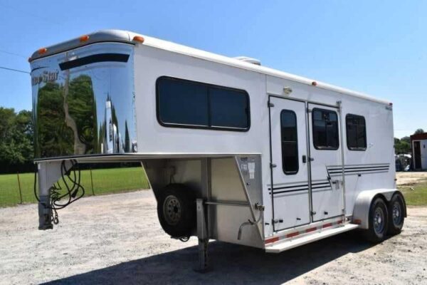 used-2005-silver-star-2hgnlq-2-horse-trailer-with-4-short-wall.jpg Used 2005 Silver Star 2HGNLQ 2 Horse Trailer with 4′ Short Wall